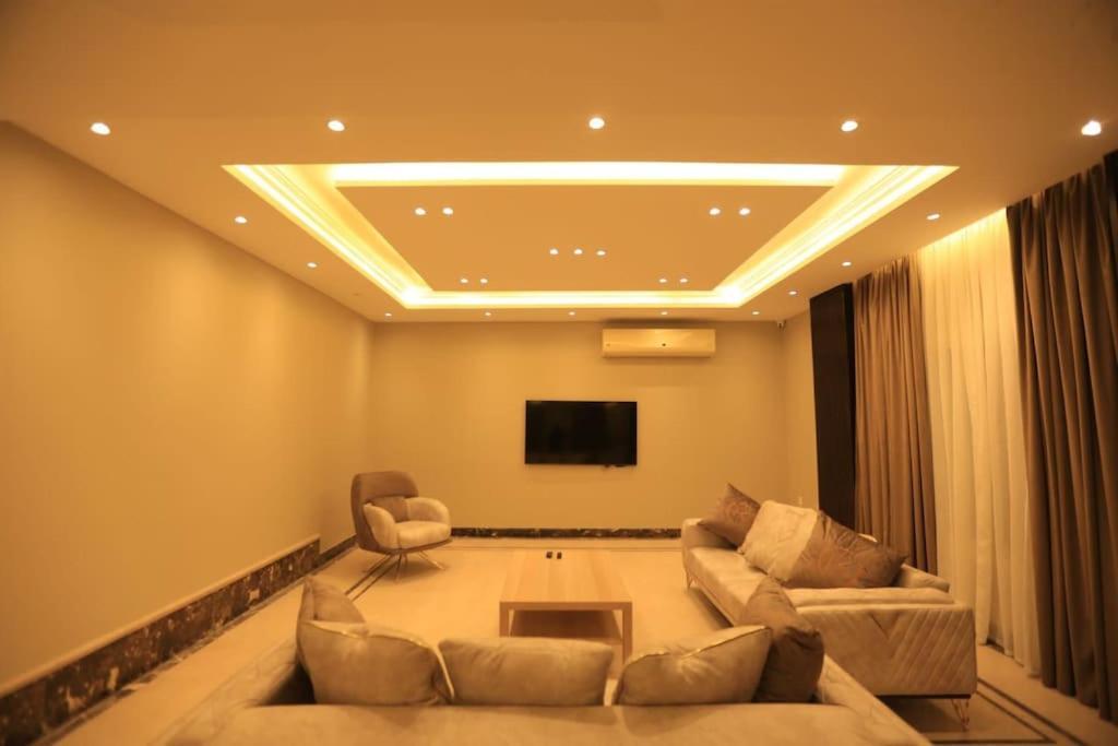 Munir's 2 Apartment *
