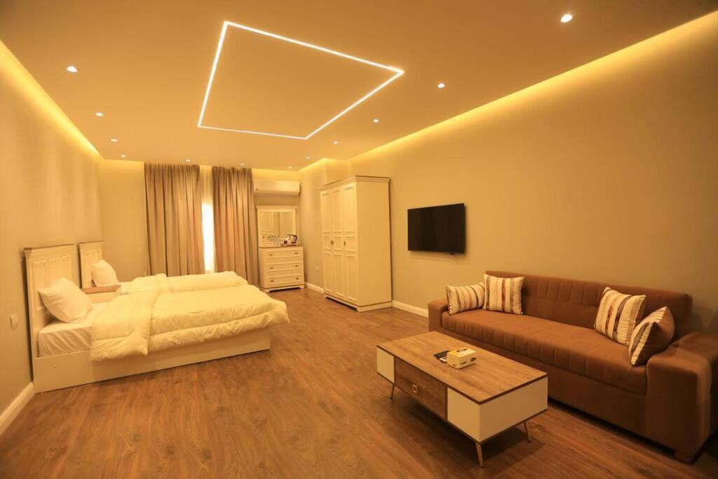 Munir's 2 * Kair