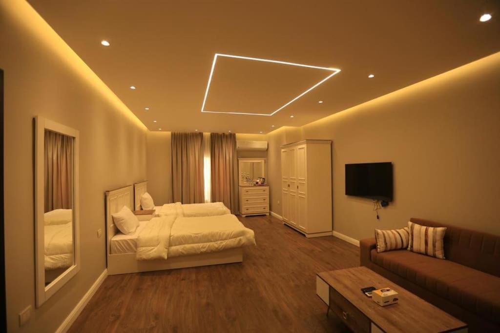 Munir's 2 Apartment *