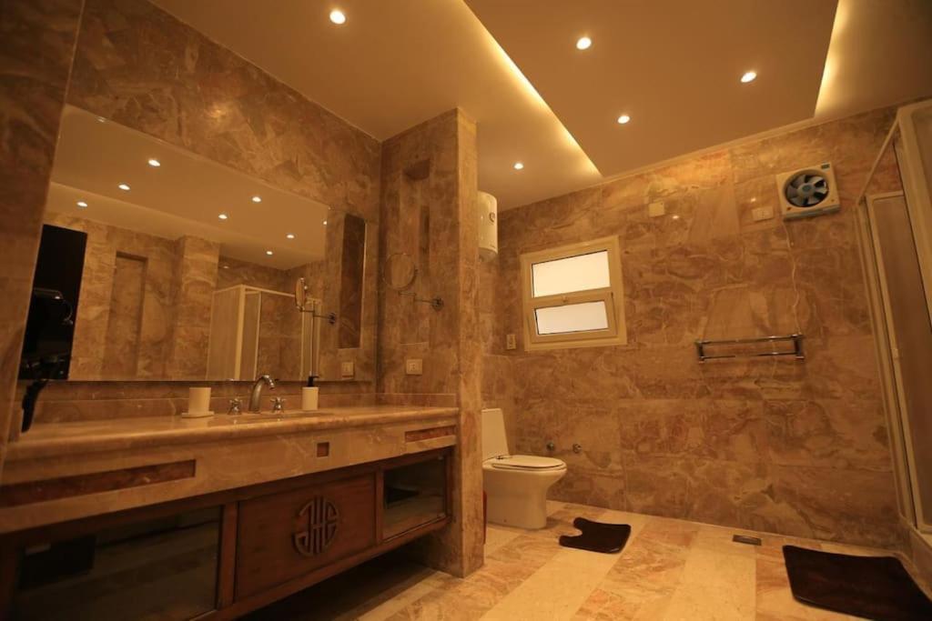 Munir's 2 Apartment *