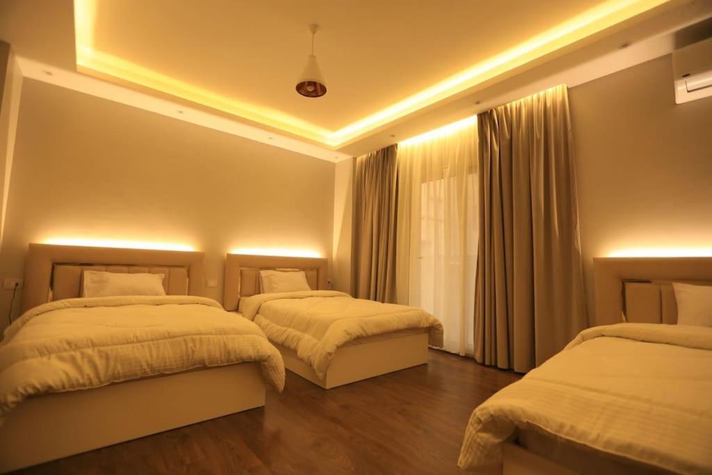Munir's 2 * Cairo