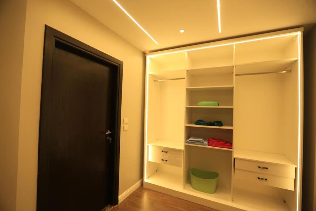 Munir's 2 Kair